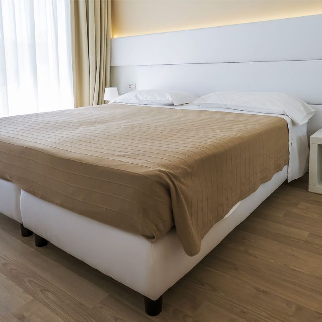 camera hotel arredamento funzionale