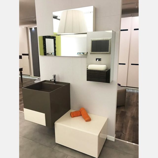 https://old.gruppo5.it/wp-content/uploads/2019/05/31-mobile-bagno-occasione-gruppo5-640x640.jpg