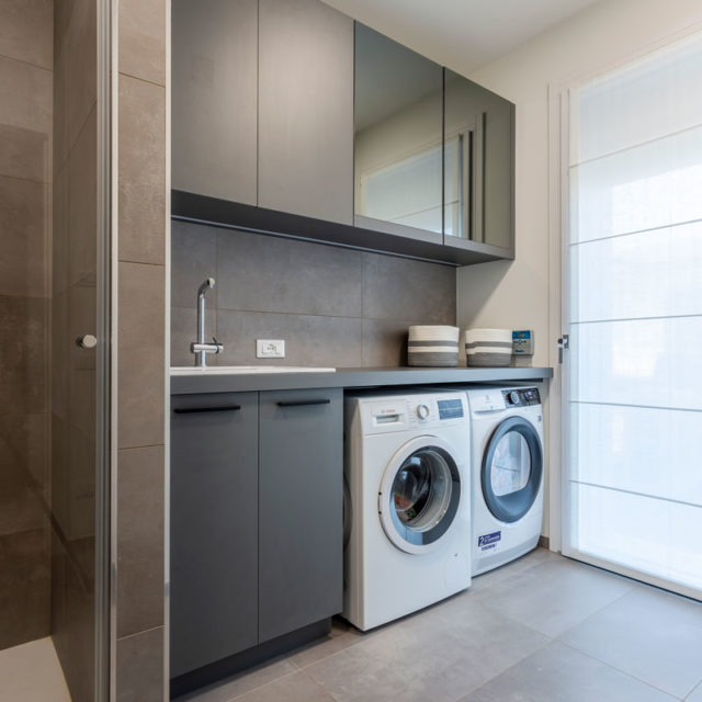 https://old.gruppo5.it/wp-content/uploads/2022/10/arredare-lavanderia-su-misura-casa-2-640x640.jpg
