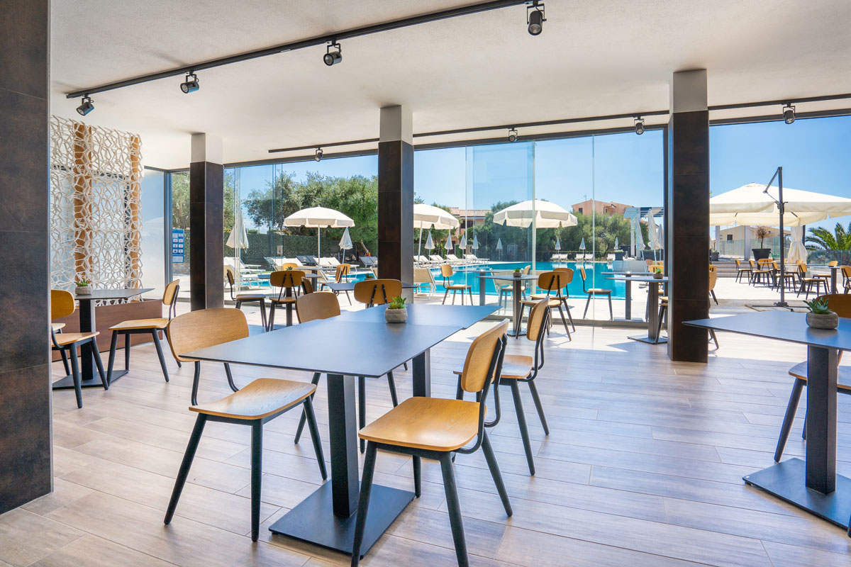 arredo-moderno-sala-colazioni-hotel-horizon1