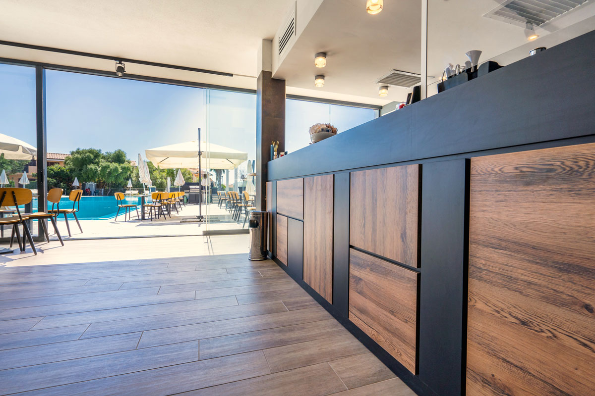 arredo-moderno-sala-colazioni-hotel-horizon2