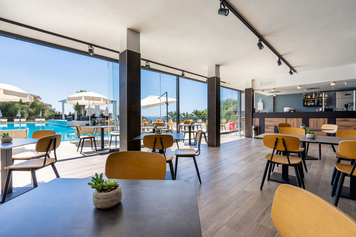 arredo-moderno-sala-colazioni-hotel-horizon3